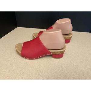 Womens DANSKO Maci Red Leather Heeled Mule Sandals. Size 39-US 9. Nice Sandals!